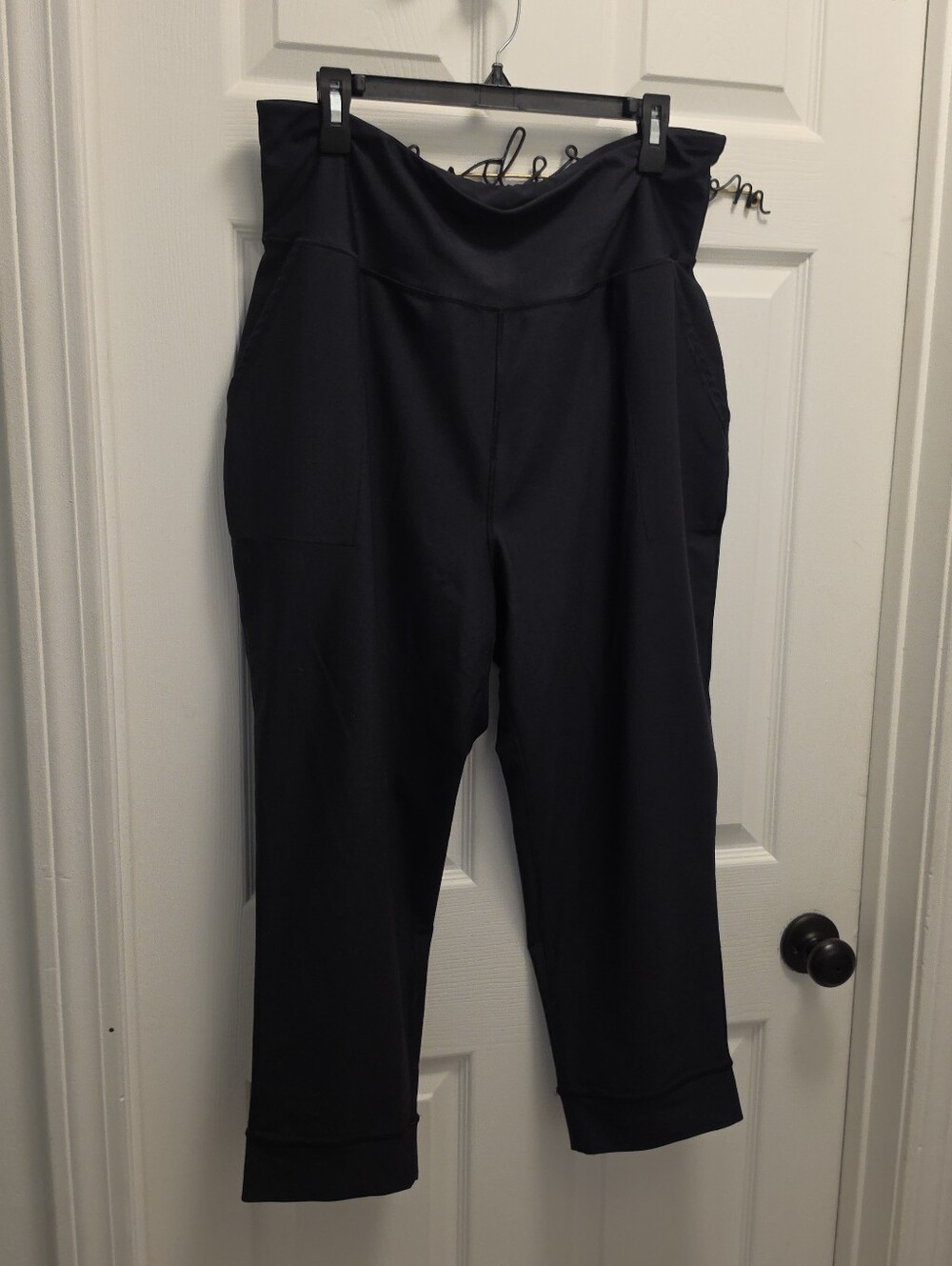 Women's Old Navy XXL Black Capri Joggers